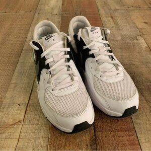 Nike women's size 9.5 Air Max Excee White Green Glow